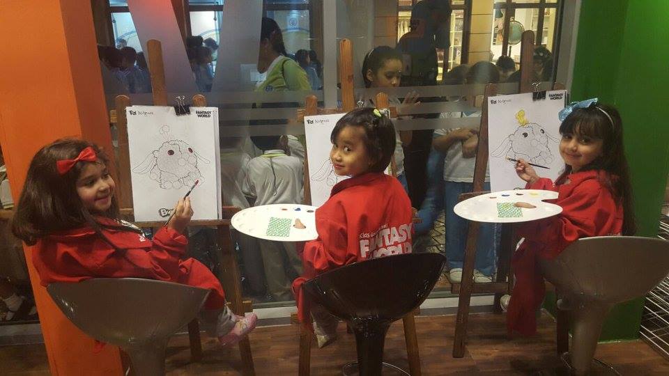 KG students in Kidzania